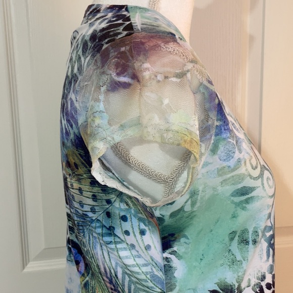 Fresh FX Women’s SZ S Short SleeveV-Neck Peacock Feather Print T-Shirt - Picture 3 of 13